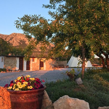 Casa Bella Teepees (Adults Only) Hotel Zujar ภายนอก รูปภาพ